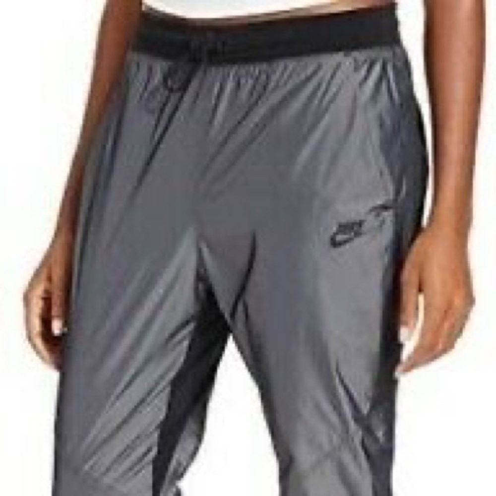 Nike Women’s Woven T2 Jogger TechPants Deep Pewter